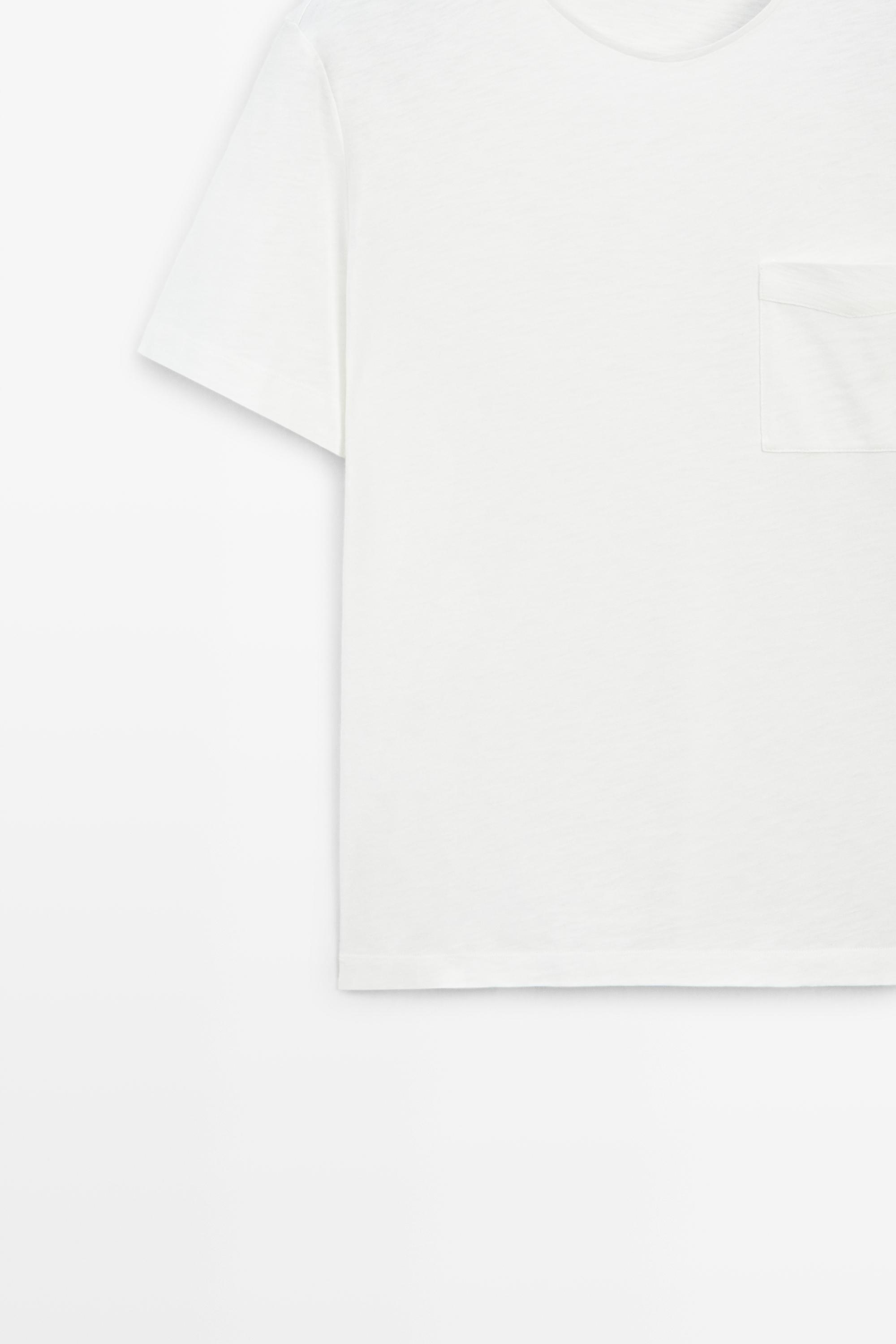 Short sleeve T-shirt with pocket detail